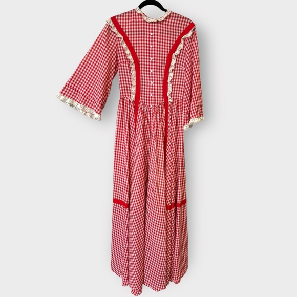 Vintage 1970’s Gingham Red & White, Flare Sleeve, Lace, Fit & Flare Maxi Dress - Picture 2 of 8